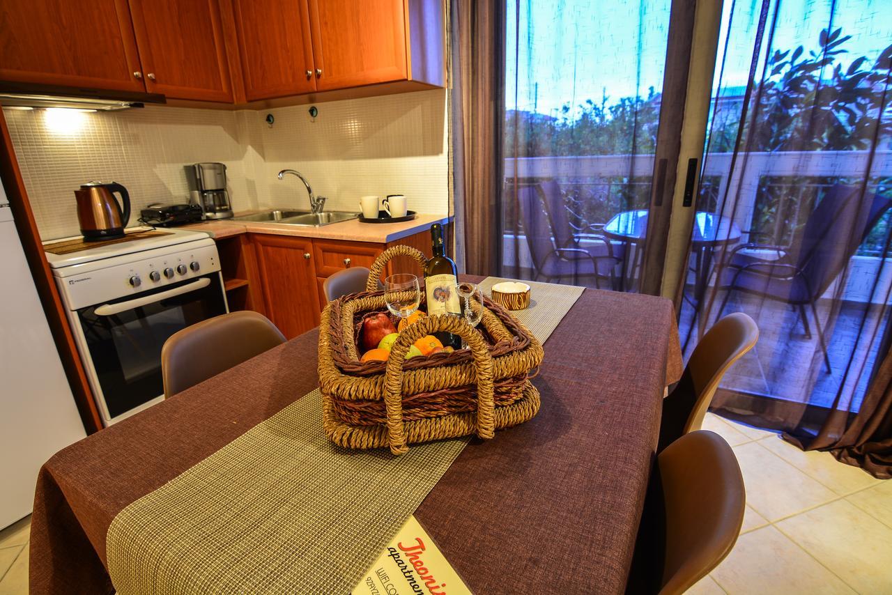 Theoni'S Apartments Xylokastro Luaran gambar